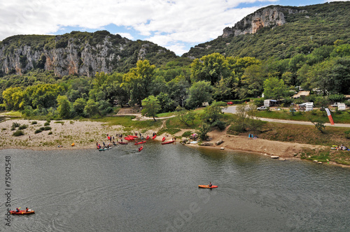 Canoe e canottaggio nelle Gole dell'Ardeche - Rodano Alpi photo