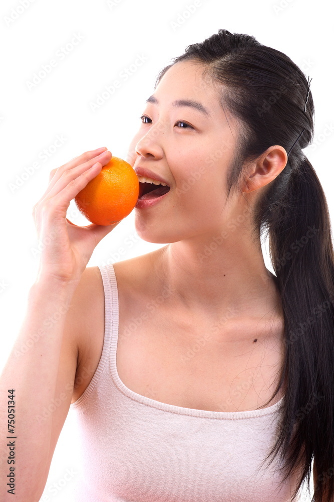 피부 관리하는 여성 얼굴 클로즈업 피부 관리하는 여성 얼굴 클로즈업