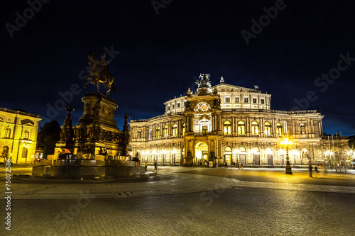 Semper opera in Dresden © Sergii Figurnyi