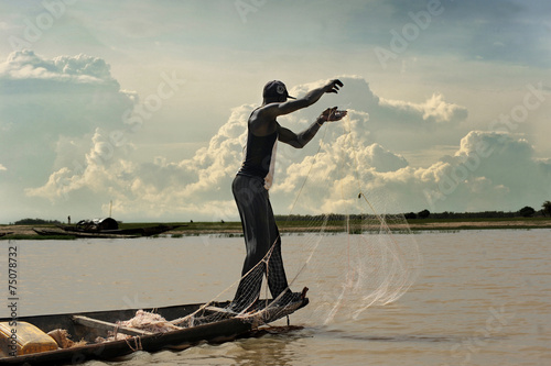 Pescando en el río Niger photo