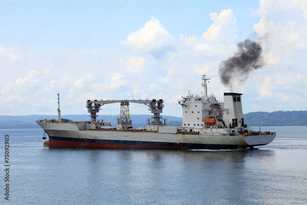 Obraz premium Ship at anchorage