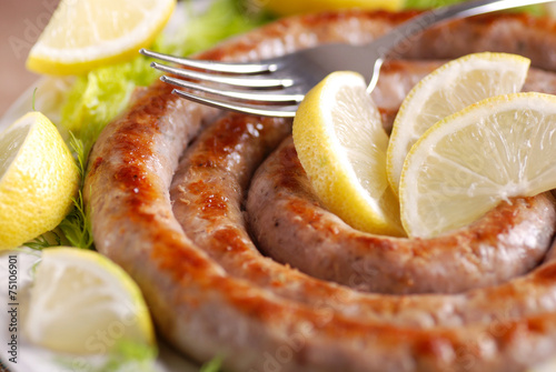 Foto salsiccia di suino arrostita