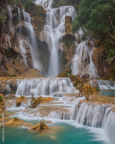 Fototapeta Naklejka Na Ścianę i Meble -  Kuang Si waterfall ith blue minerals water in Luang Prabang prov