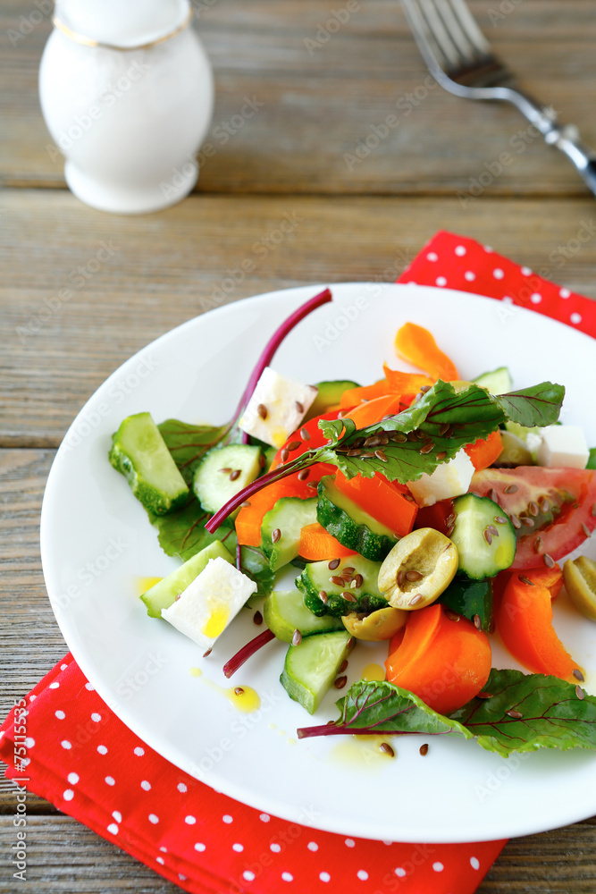 Salad with fresh vegetables