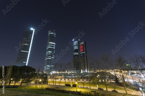 Obraz na płótnie Rascacielos de la Castellana en Madrid w salonie