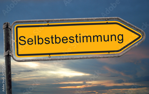 Strassenschild 19 - Selbstbestimmung photo