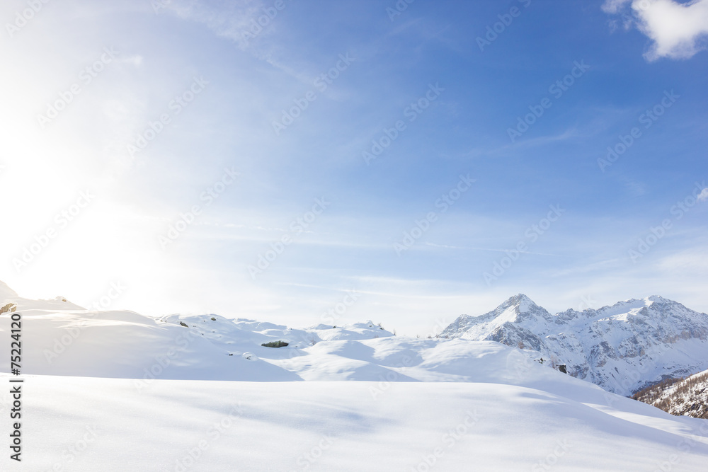 panorama di montagna invernale