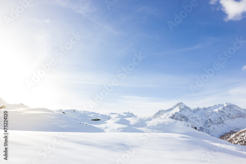 panorama di montagna invernale