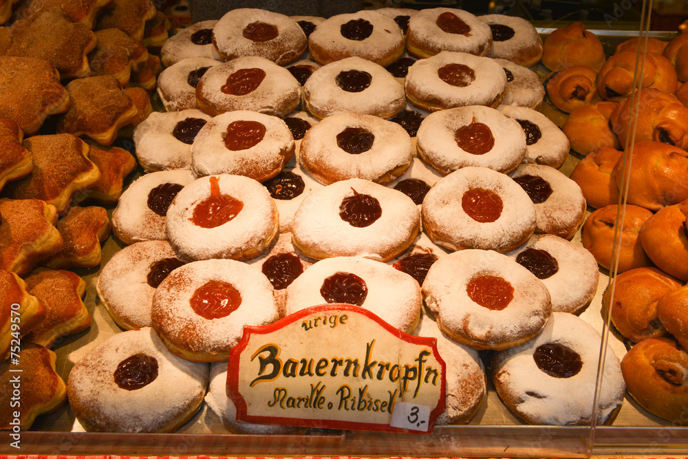 Obraz premium Christmas Market at Rathausplatz in Vienna, Austria