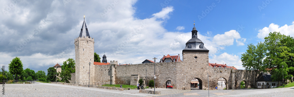 Mühlhausen - Stadtmauer mit Rabenturm und Frauentor