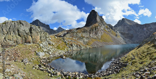 Fototapeta Naklejka Na Ścianę i Meble -  Panoramic view with a mountain lake d'Arrious