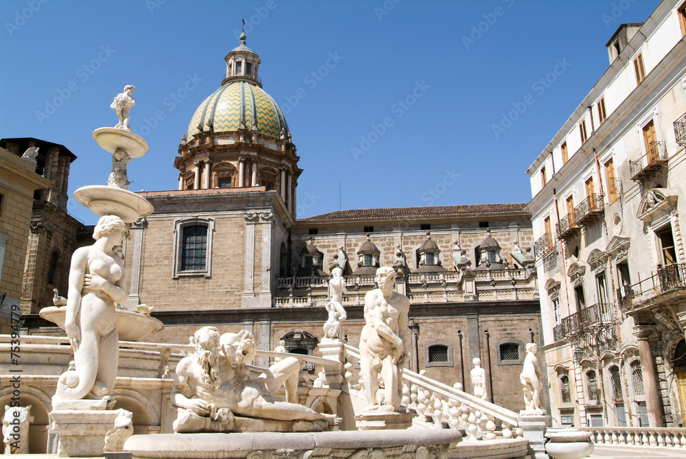 Fountain with scultures of Pretoria square at Palermo