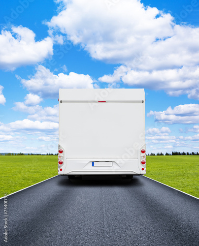 Reisemobil auf der Straße