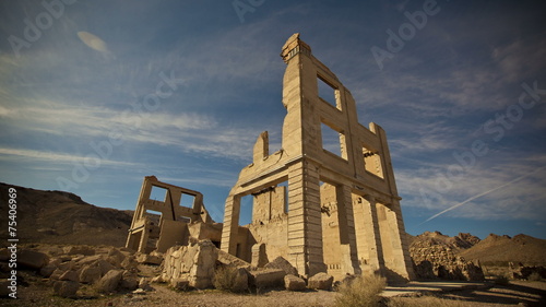 4K Time lapse abandoned building ghost town