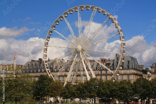 Grande roue de Paris au jardin des Tuileries, France