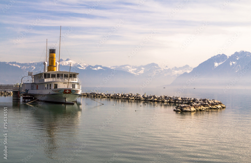 Fototapeta premium Vintage Paddle Steamer Ship on Lake Geneva
