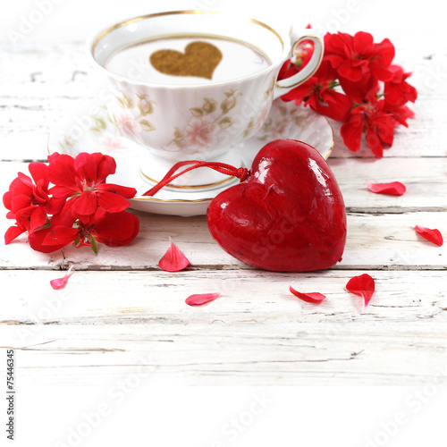 Fototapeta Naklejka Na Ścianę i Meble -  red heart love with bird lovers and flowers on wooden table