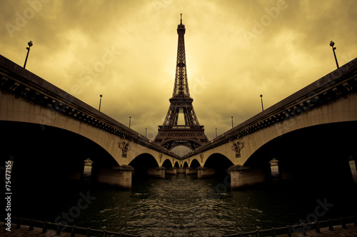 Eiffel tower, Paris © robertdering