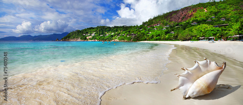 Canvas Print Pritsine beach empty panoramic view in Mahe Seychelles