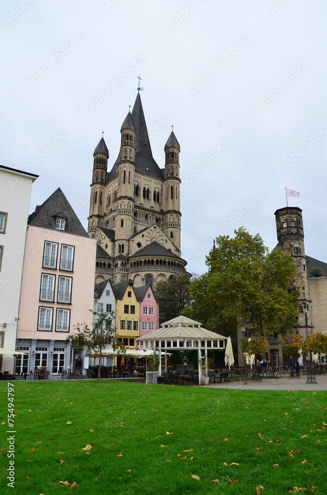 Fototapeta premium Kościół św. Marcina, Stapelhaus, targ rybny w Kolonii