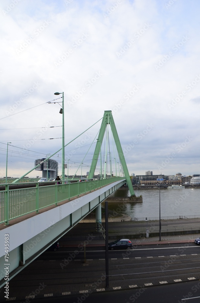 Severinsbrücke, pont à haubans, Cologne 