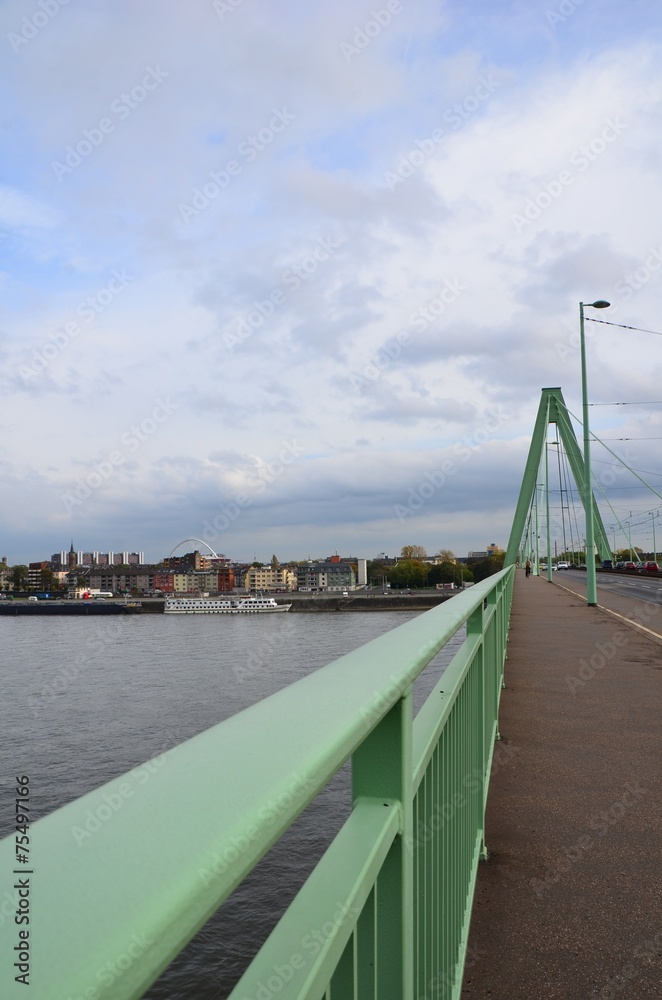 Severinsbrücke, pont à haubans, Cologne 