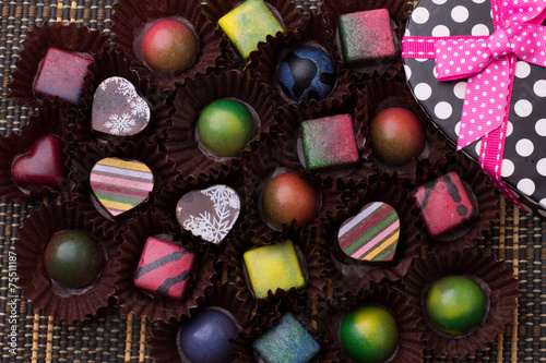 Chocolates de corazón y figuras