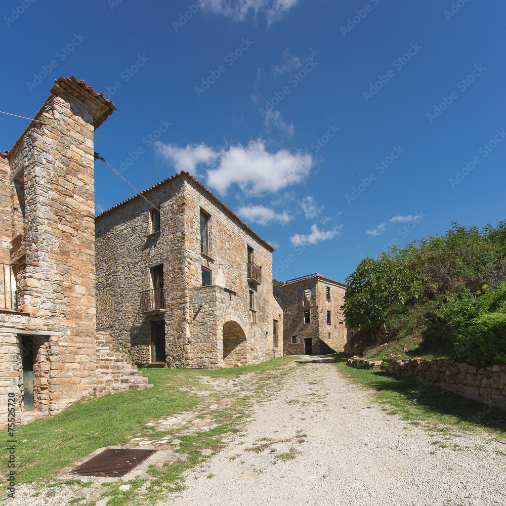 Case ed edifici abbandonati a Roscigno nel Cilento