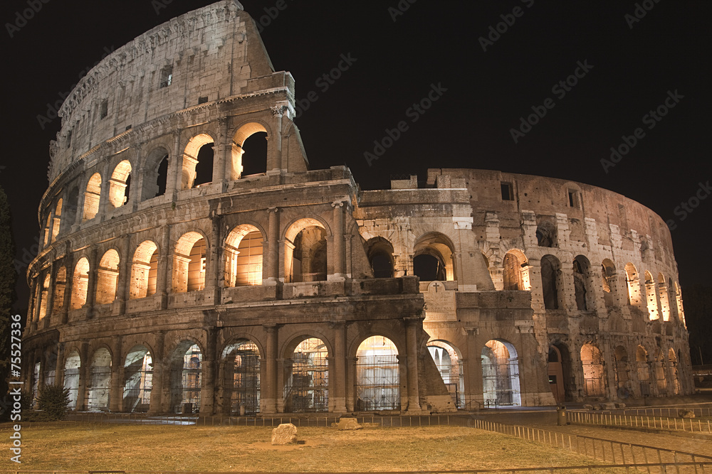 Il Colosseo di Notte