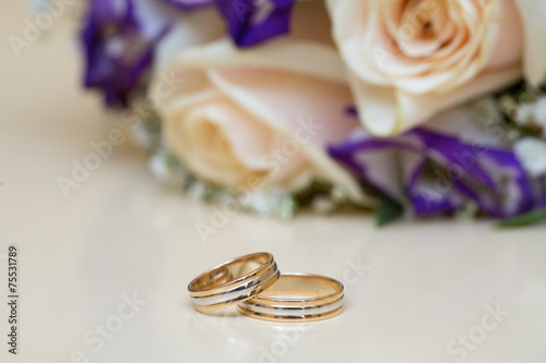 Beautiful wedding bouquet and wedding rings 