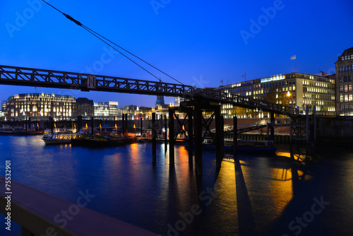 Hamburg bei Nacht