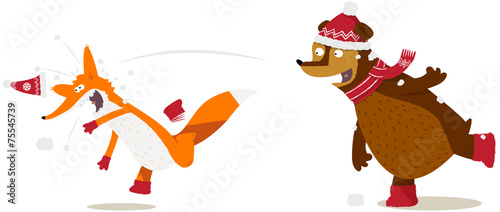 renard et ours faisant une bataille de boule de neige