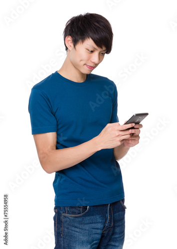 Man read on cellphone