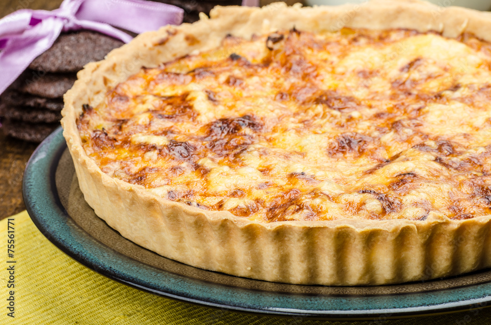 Vegetarian quiche and biscuits dark chocolate Vegetarian quiche and biscuits dark chocolate