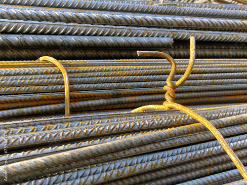 Bundle of rusty bars for reinforcement of concrete
