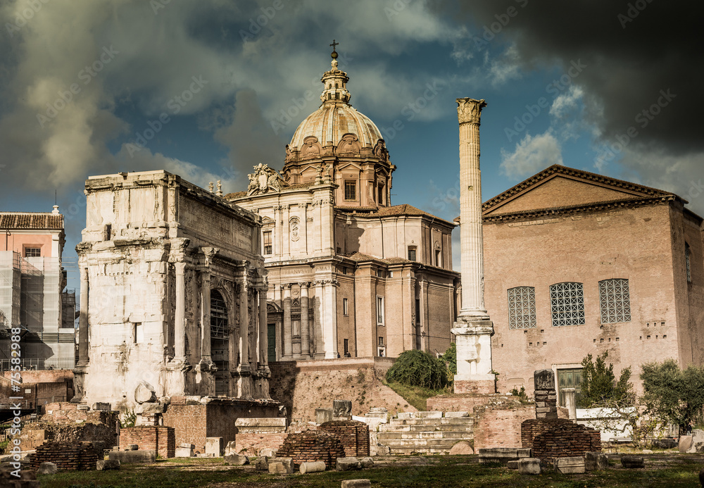 Fototapeta premium Roman ruins in Rome