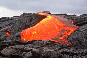 Fotobehang Vulkaan Lavastroom Kilauea vulkaan Hawaï  © siimsepp
