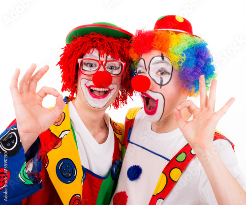 clowns machen fingerzeichen