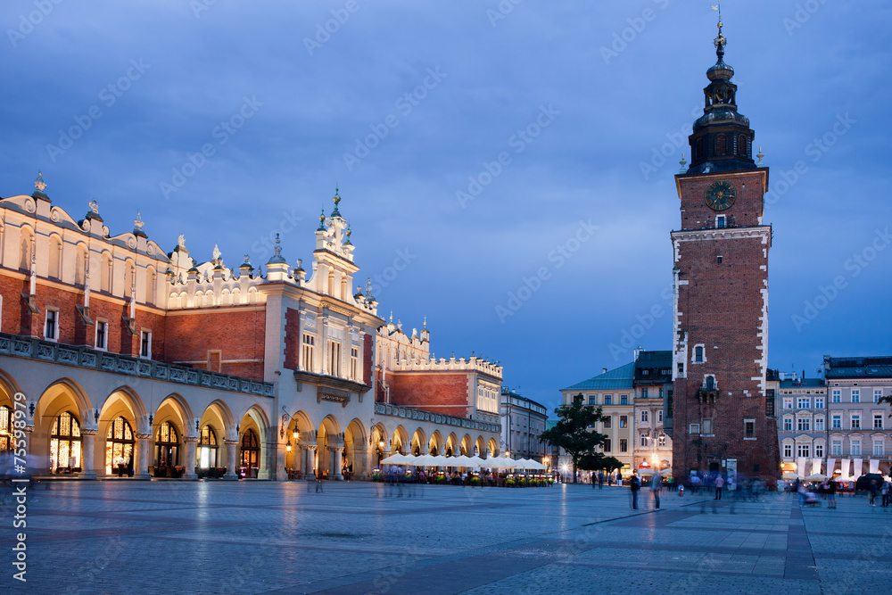 Fototapeta premium Main Market Square at Night in Krakow