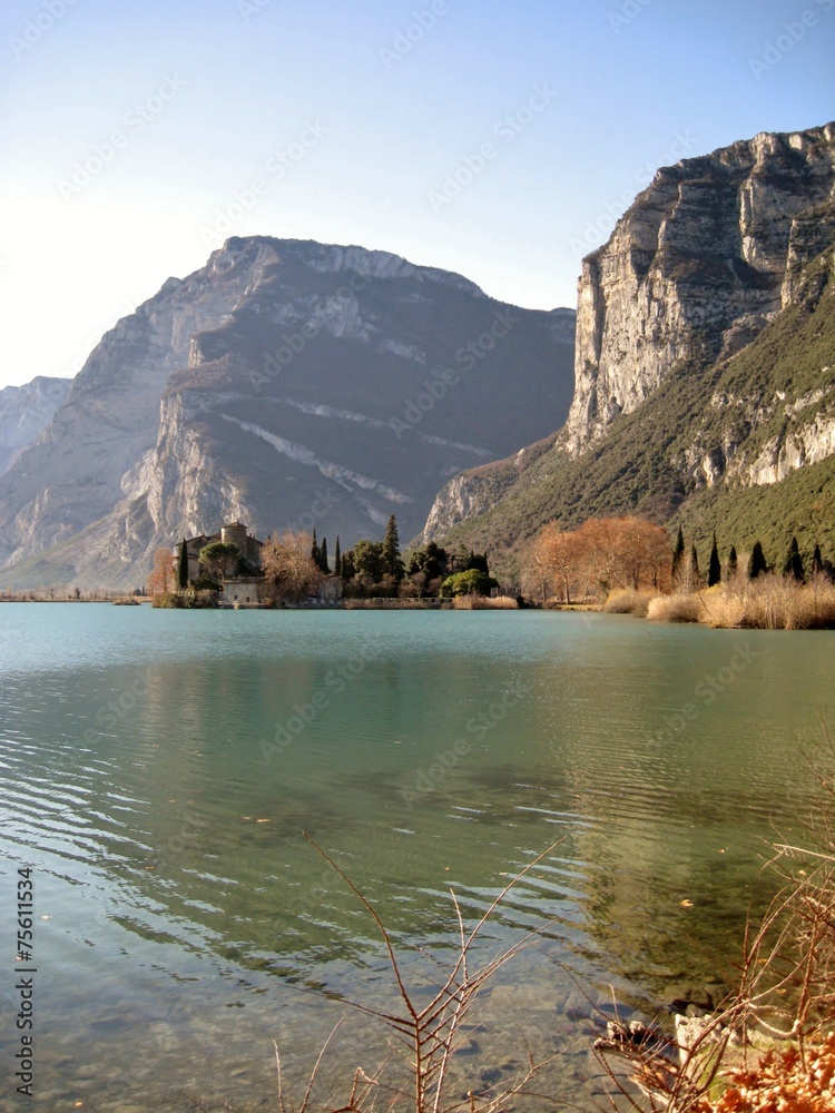 Castel Toblino e il suo lago