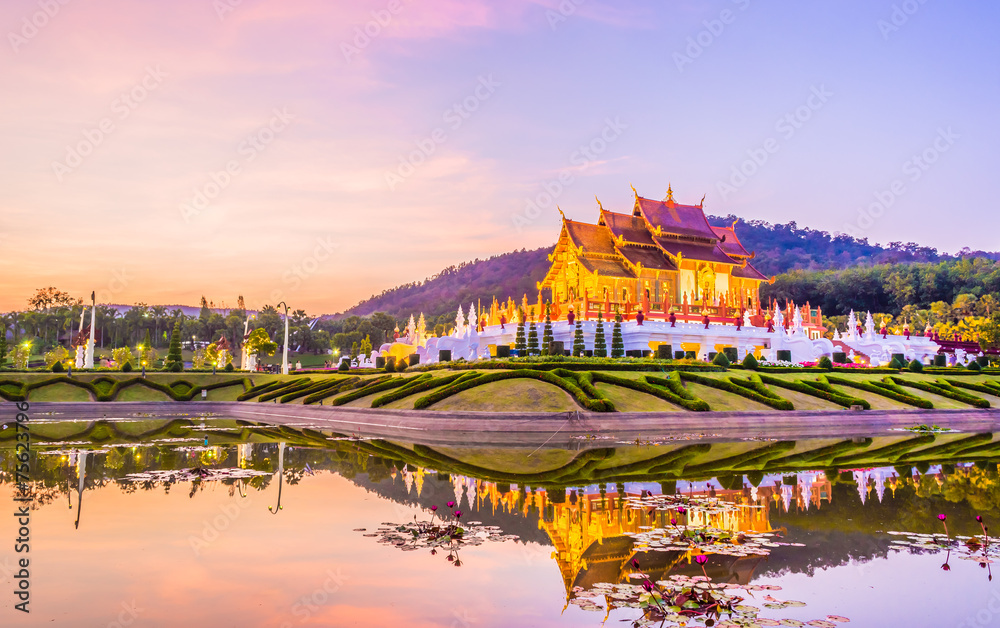 Fototapeta premium Royal Flora temple (ratchaphreuk)in Chiang Mai,Thailand