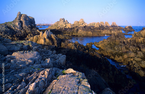 Rochers et phare du Créac'h, Ouessant, Bretagne photo