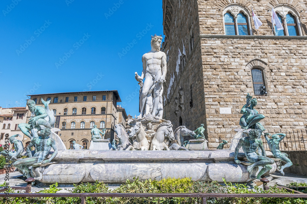 Obraz premium The Fountain of Neptune by Ammannati in Florence, Italy