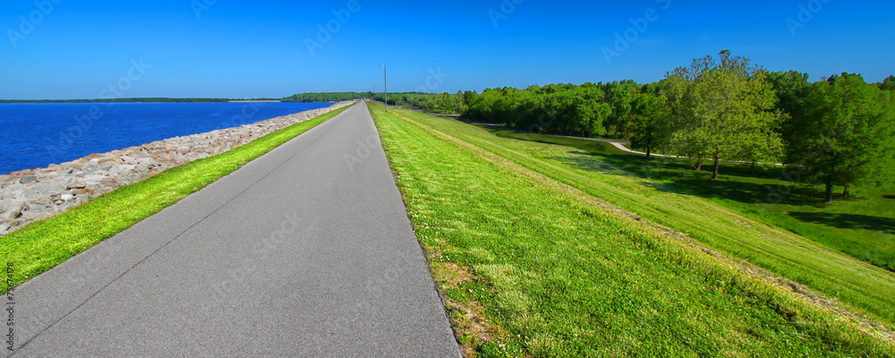 Naklejka premium Carlyle Lake Bike Path Illinois