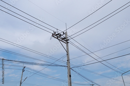 Voltage cable electric post