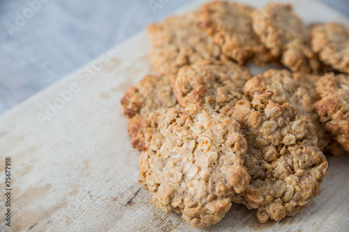 peanutbutter-oat cookies