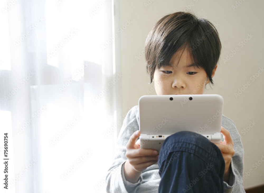 ポータブルゲームと子供