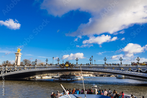 パリ　セーヌ川　アレクサンドル３世橋