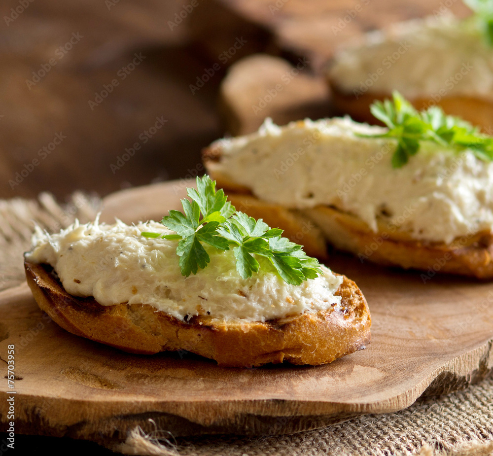 Toasted bread with a salted codfish mousse Toasted bread with a salted codfish mousse