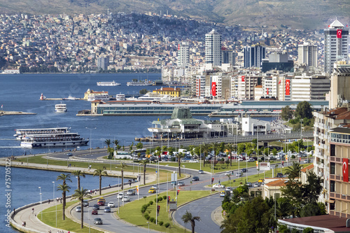 Fährhafen Izmir photo